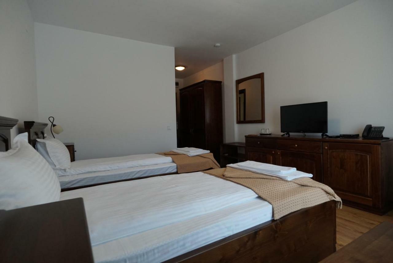 Conacul Lacurilor Hotel Baile Herculane Exterior photo